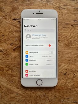 Apple iPhone 7 128GB Zlatý - 2