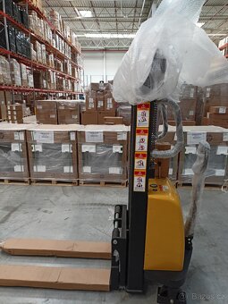 Semi-elektrický paletový vozík 2t 2500mm - 2