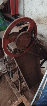 Řezačka kopřiv,trávy apod. - 2