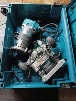 Horní frézka Makita RT0700C s nástavcem pro zanoření - 2