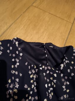 Dámské šaty - 2