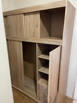 Šatní skříň - 2