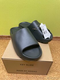 Adidas Yeezy Slide Dark Onyx - 2