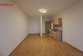 Prodej bytu 1+kk, garsoniery 37 m² - 2