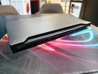 Asus TUF 8 jádro Ryzen 7 7435HS, 16GB, RTX4060 8GB, 15.6" - 2