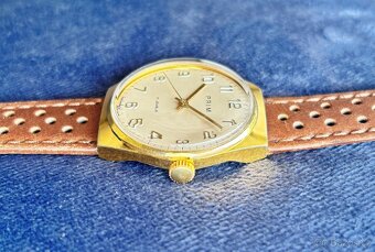 Československé mechanické vintage retro hodinky PRIM Zlaté - 2