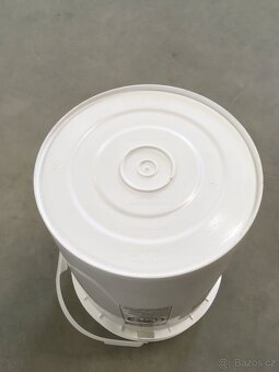 Kbelíky s víkem 20-22L HDPE - 2