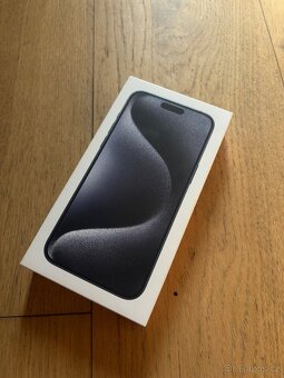 Apple iPhone 15 Pro Max 256GB modrý - 2