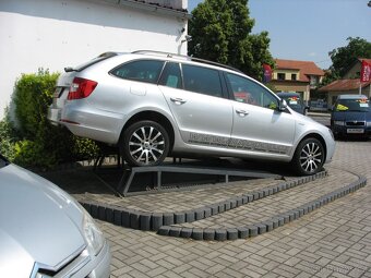 Superb II Combi 2,0 TDi-125 kW, 208.000,-Kč vč.DPH - 2