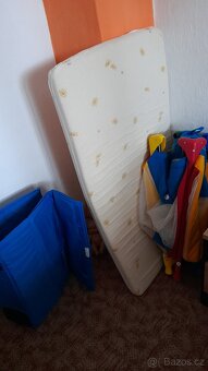 Skládací dětská postýlka - 2