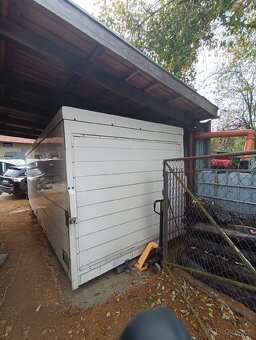 Skříň z nákladního automobilu. - 2