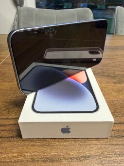 iPhone 14 plus - bledě modrý - 2