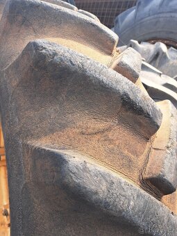 Zetor uřI zadní kola 16.9-30. - 2