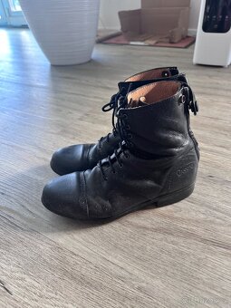 Dětské(čísla pro Popelky :)) jezdecké boty - 2