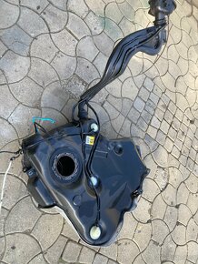 Palivová nádrž golf 6 r.v 2011 - 2