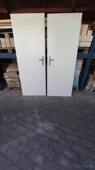 Interiérové dveře 70 (pravé+levé) – bílé, kompl. s kováním - 2