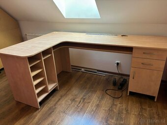 Stůl (psací/kancelářský) - 2