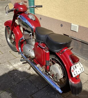 Rossi prodává motorku - 2