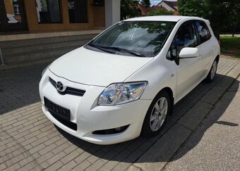 Toyota Auris 1,4 D4-D nafta manuál 66 kw - 2