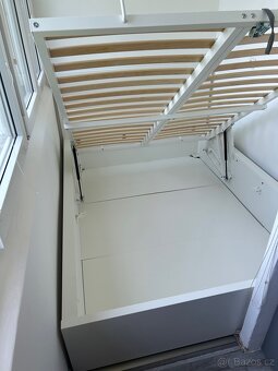 Manželská postel MALM IKEA - 2