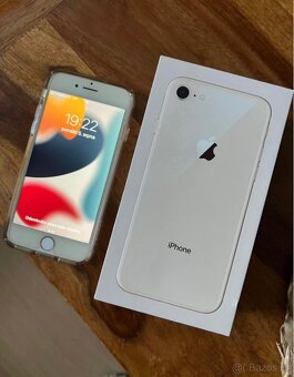 iPhone 8 Rose Gold - 2