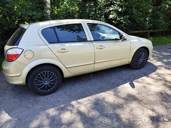 Opel Astra H 1.6i 16V - 2