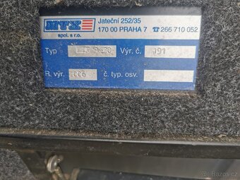 Kia Sorento dělící přepážka pro pejsky - 2