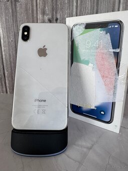 Apple iPhone X 64GB Stříbrný - 2