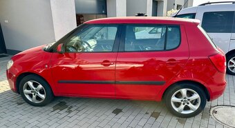 Škoda Fabia II 1.4 16V (63 kW), r.v. 2009, klima, el. okna - 2
