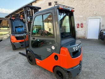 Vysokozdvižný vozík Toyota 15 - 2
