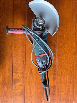 Metabo uhlová brúska WE 24-230 MVT - 2