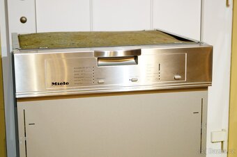 Miele myčka nerezová vestavná G 1142 SCi , tři koše - 2