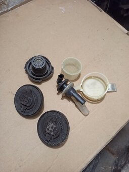 BMW E36 víčka, uzávěry - 2