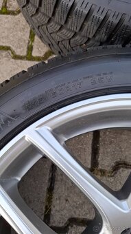 Komplet kola 7.0 x 17", 5 x 114.3, zimní pneu 215 50 R17 - 2