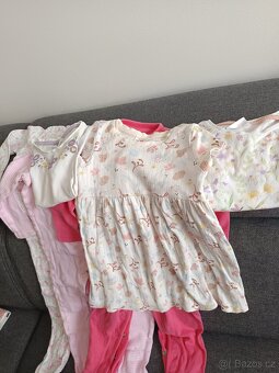 Pyžama, trička a šaty - 2