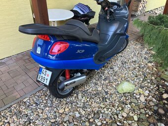 Piaggio X9 - 2