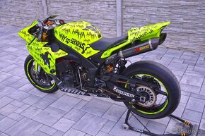 Yamaha R1 2011 big bang okruhovka - 2