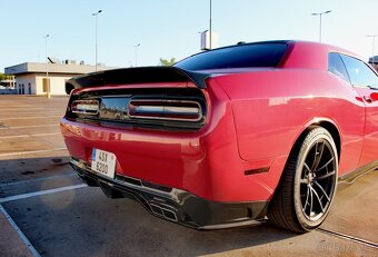 Dodge Challenger 5,7l V8 Hemi - 2