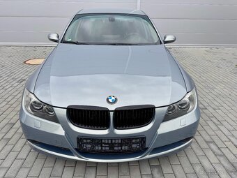 BMW e90 325i MANUÁL SPORTSITZE XENONY - 2