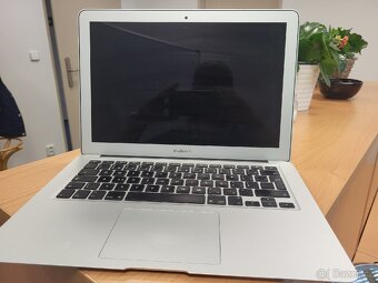 Apple Macbook Air 13" (rok výroby 2017) - 2