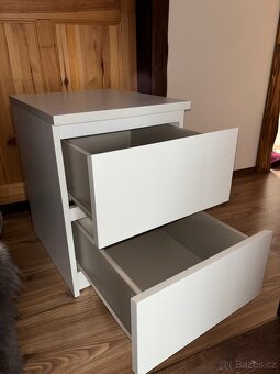 Nocni stolek Malm ikea - 2