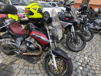 Moto Guzzi Breva 1100 - 2