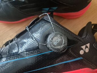 Špičkové boty Yonex Power Cushion 88 Dial, nové, vel 43 - 2