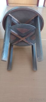 Kulatý stůl - 2