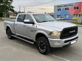 DODGE RAM 2500 HEAVY DUTY—6.4 V8 HEMI—2016–Laramie—VZDUCH— - 2