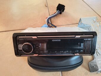 Prodám rádio Kenwood KMM -122Y - 2