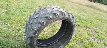 Prodám 2 x použité pneu Traktor 9.5-36 - 2