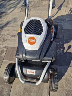 STIHL RM 2.0 RT, benzinová mulčovací sekačka s pojezdem 2,2 - 2