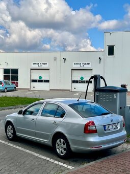 ŠKODA OCTAVIA 2.0 TDI 103 KW 2011 FACELIFT LIFTBACK - 2