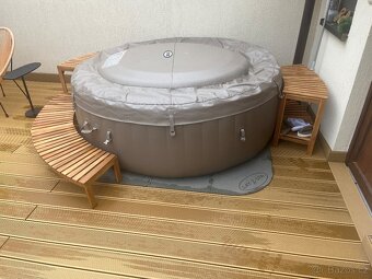 Nabytek pro vyrivku. - 2